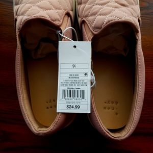 A New Day Size 9 1/2 Quilted Sneakers Loafers Shoe